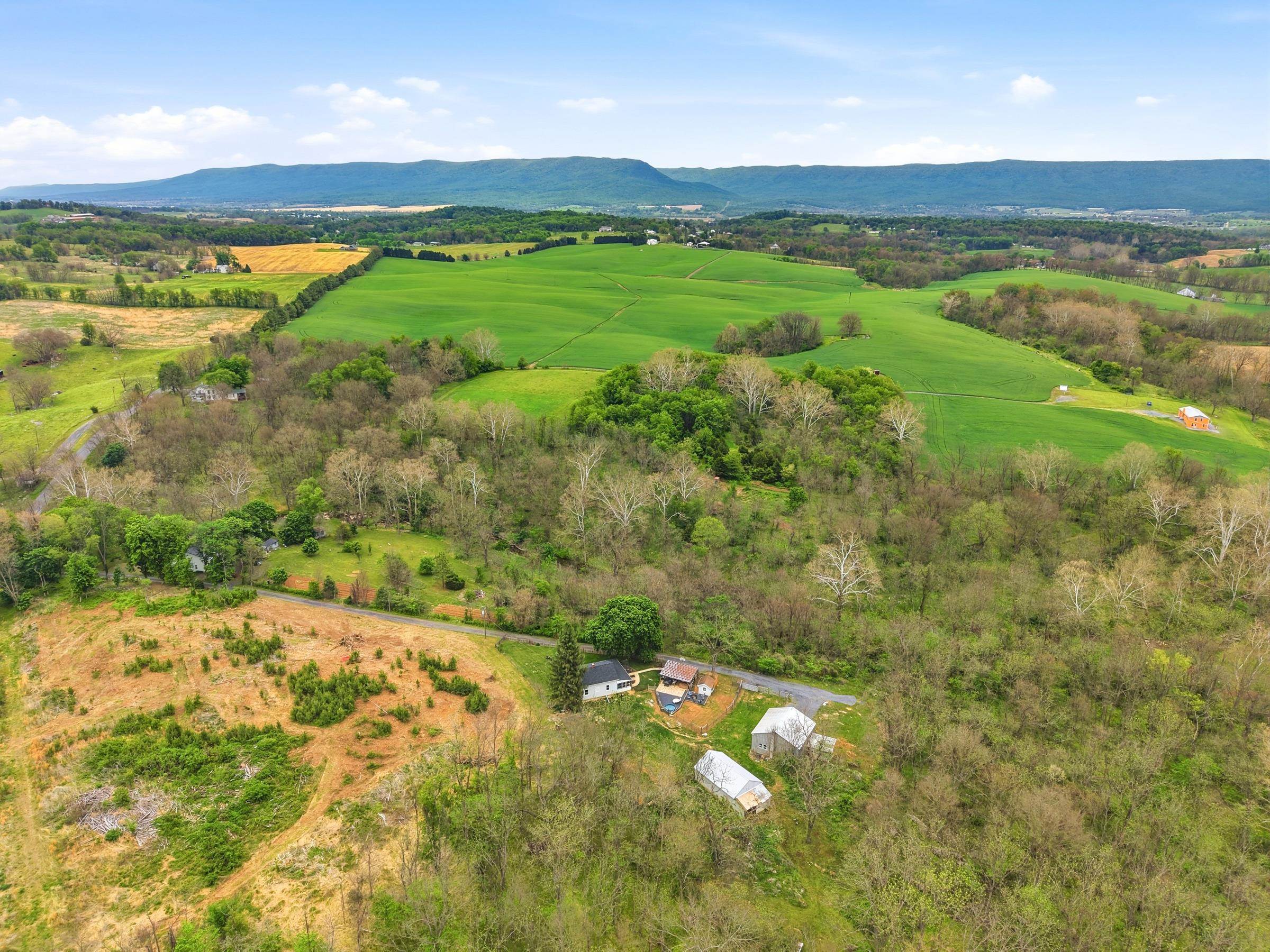 772 PINEWOODS RD, QUICKSBURG, Virginia 22847, 3 Bedrooms Bedrooms, ,1 BathroomBathrooms,Residential,772 PINEWOODS RD,676942 MLS # 676942
