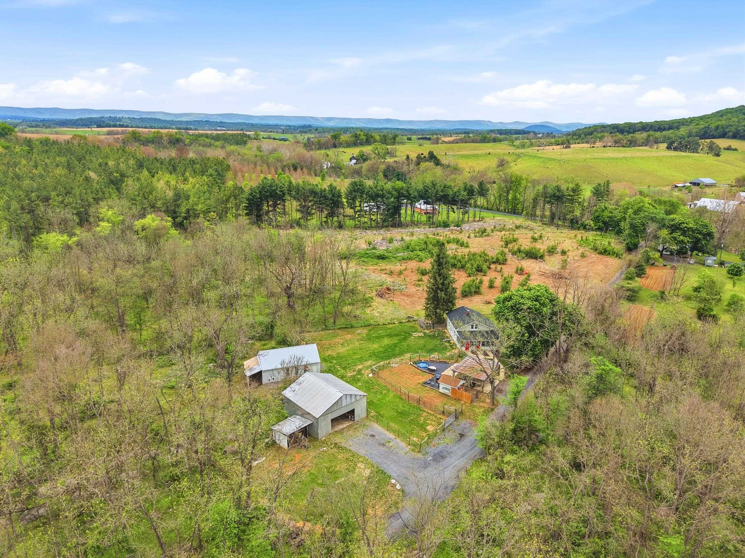 772 PINEWOODS RD, QUICKSBURG, Virginia 22847, 3 Bedrooms Bedrooms, ,1 BathroomBathrooms,Residential,772 PINEWOODS RD,676942 MLS # 676942