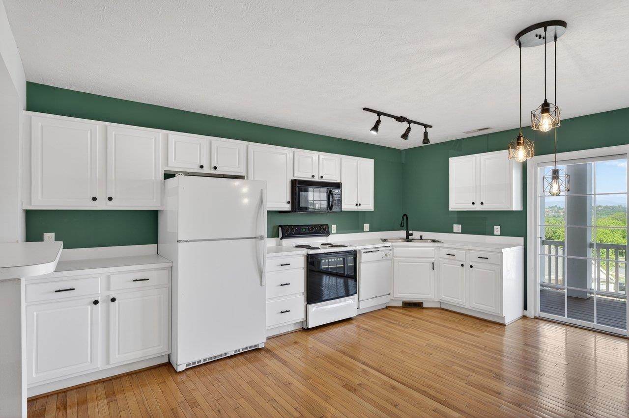 1226 OLD RICHMOND CIR, HARRISONBURG, Virginia 22802, 3 Bedrooms Bedrooms, ,3 BathroomsBathrooms,Residential,1226 OLD RICHMOND CIR,676976 MLS # 676976
