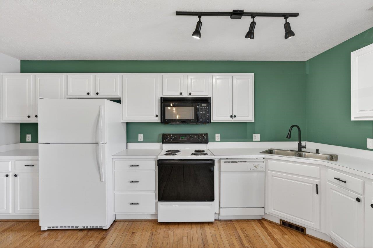 1226 OLD RICHMOND CIR, HARRISONBURG, Virginia 22802, 3 Bedrooms Bedrooms, ,3 BathroomsBathrooms,Residential,1226 OLD RICHMOND CIR,676976 MLS # 676976