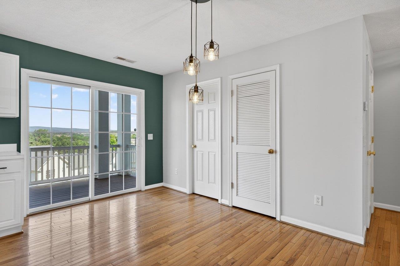 1226 OLD RICHMOND CIR, HARRISONBURG, Virginia 22802, 3 Bedrooms Bedrooms, ,3 BathroomsBathrooms,Residential,1226 OLD RICHMOND CIR,676976 MLS # 676976