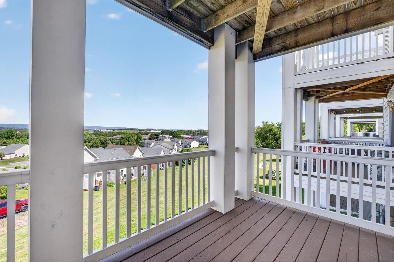 1226 OLD RICHMOND CIR, HARRISONBURG, Virginia 22802, 3 Bedrooms Bedrooms, ,3 BathroomsBathrooms,Residential,1226 OLD RICHMOND CIR,676976 MLS # 676976