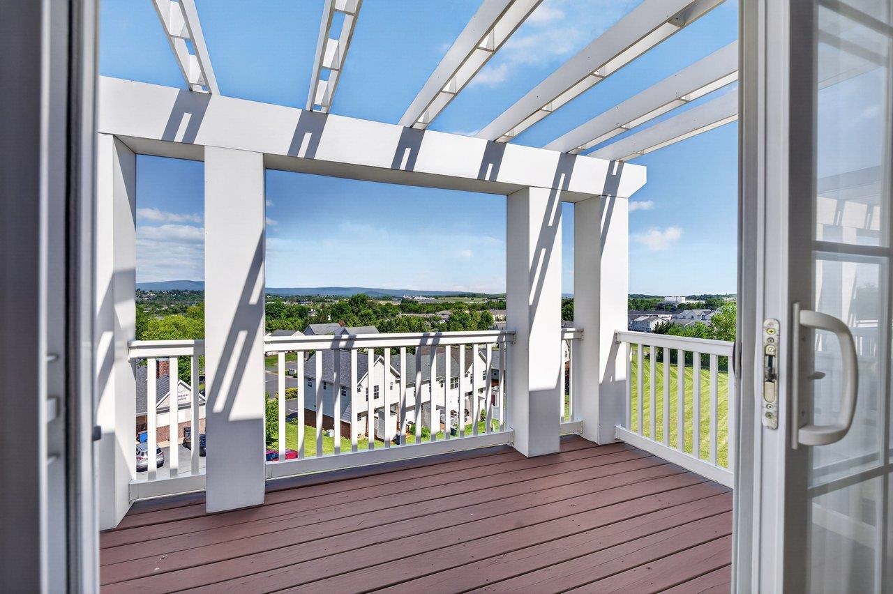 1226 OLD RICHMOND CIR, HARRISONBURG, Virginia 22802, 3 Bedrooms Bedrooms, ,3 BathroomsBathrooms,Residential,1226 OLD RICHMOND CIR,676976 MLS # 676976