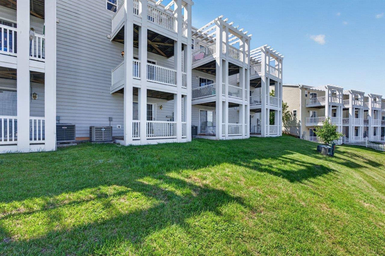 1226 OLD RICHMOND CIR, HARRISONBURG, Virginia 22802, 3 Bedrooms Bedrooms, ,3 BathroomsBathrooms,Residential,1226 OLD RICHMOND CIR,676976 MLS # 676976