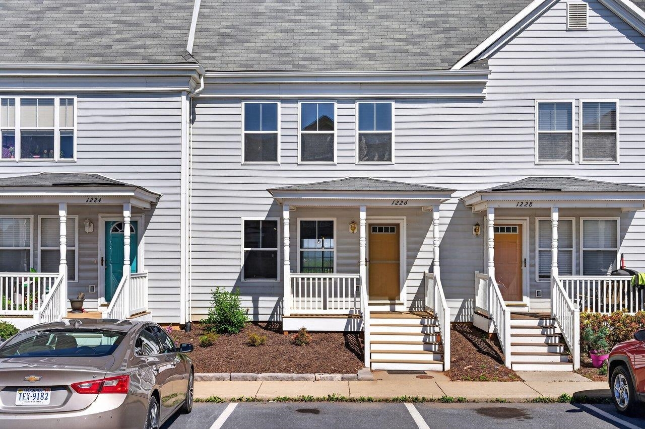 1226 OLD RICHMOND CIR, HARRISONBURG, Virginia 22802, 3 Bedrooms Bedrooms, ,3 BathroomsBathrooms,Residential,1226 OLD RICHMOND CIR,676976 MLS # 676976