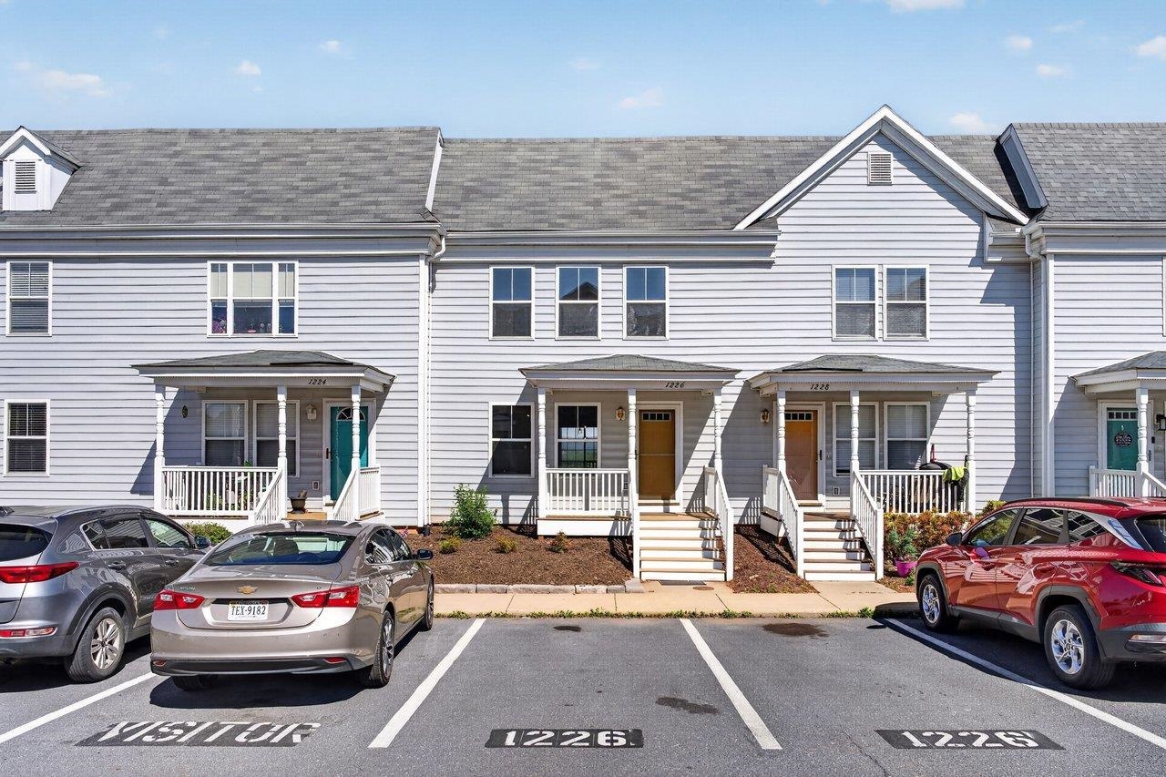 1226 OLD RICHMOND CIR, HARRISONBURG, Virginia 22802, 3 Bedrooms Bedrooms, ,3 BathroomsBathrooms,Residential,1226 OLD RICHMOND CIR,676976 MLS # 676976