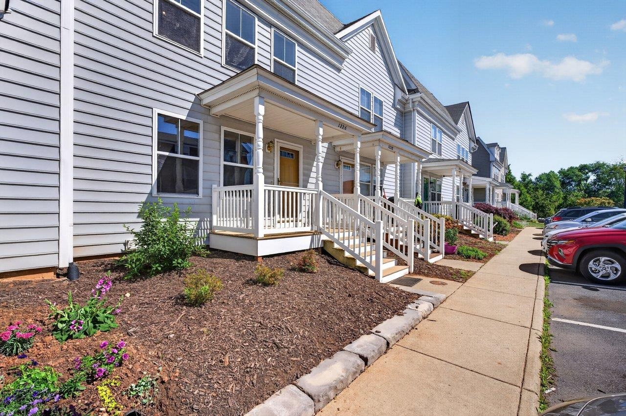 1226 OLD RICHMOND CIR, HARRISONBURG, Virginia 22802, 3 Bedrooms Bedrooms, ,3 BathroomsBathrooms,Residential,1226 OLD RICHMOND CIR,676976 MLS # 676976