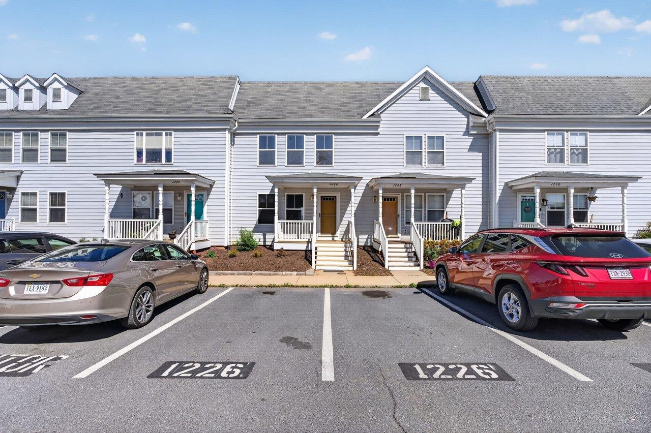 1226 OLD RICHMOND CIR, HARRISONBURG, Virginia 22802, 3 Bedrooms Bedrooms, ,3 BathroomsBathrooms,Residential,1226 OLD RICHMOND CIR,676976 MLS # 676976