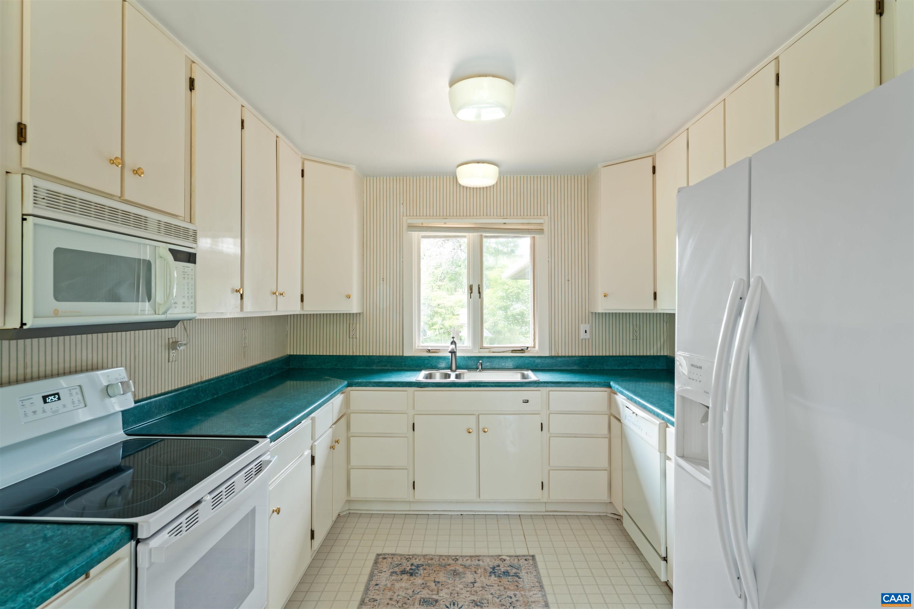 1221 WEST LEIGH DR, CHARLOTTESVILLE, Virginia 22901, 2 Bedrooms Bedrooms, ,3 BathroomsBathrooms,Residential,1221 WEST LEIGH DR,677126 MLS # 677126