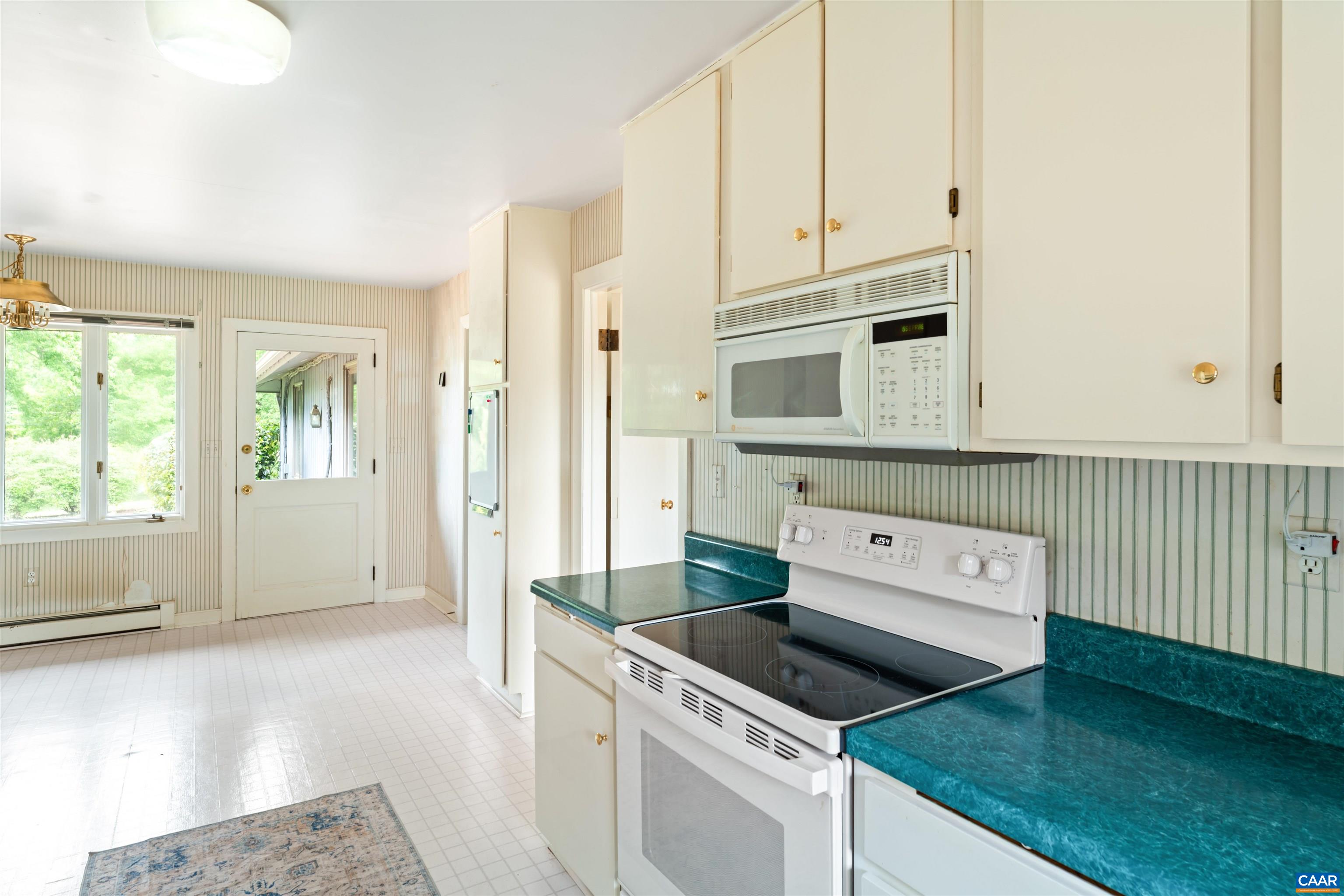 1221 WEST LEIGH DR, CHARLOTTESVILLE, Virginia 22901, 2 Bedrooms Bedrooms, ,3 BathroomsBathrooms,Residential,1221 WEST LEIGH DR,677126 MLS # 677126
