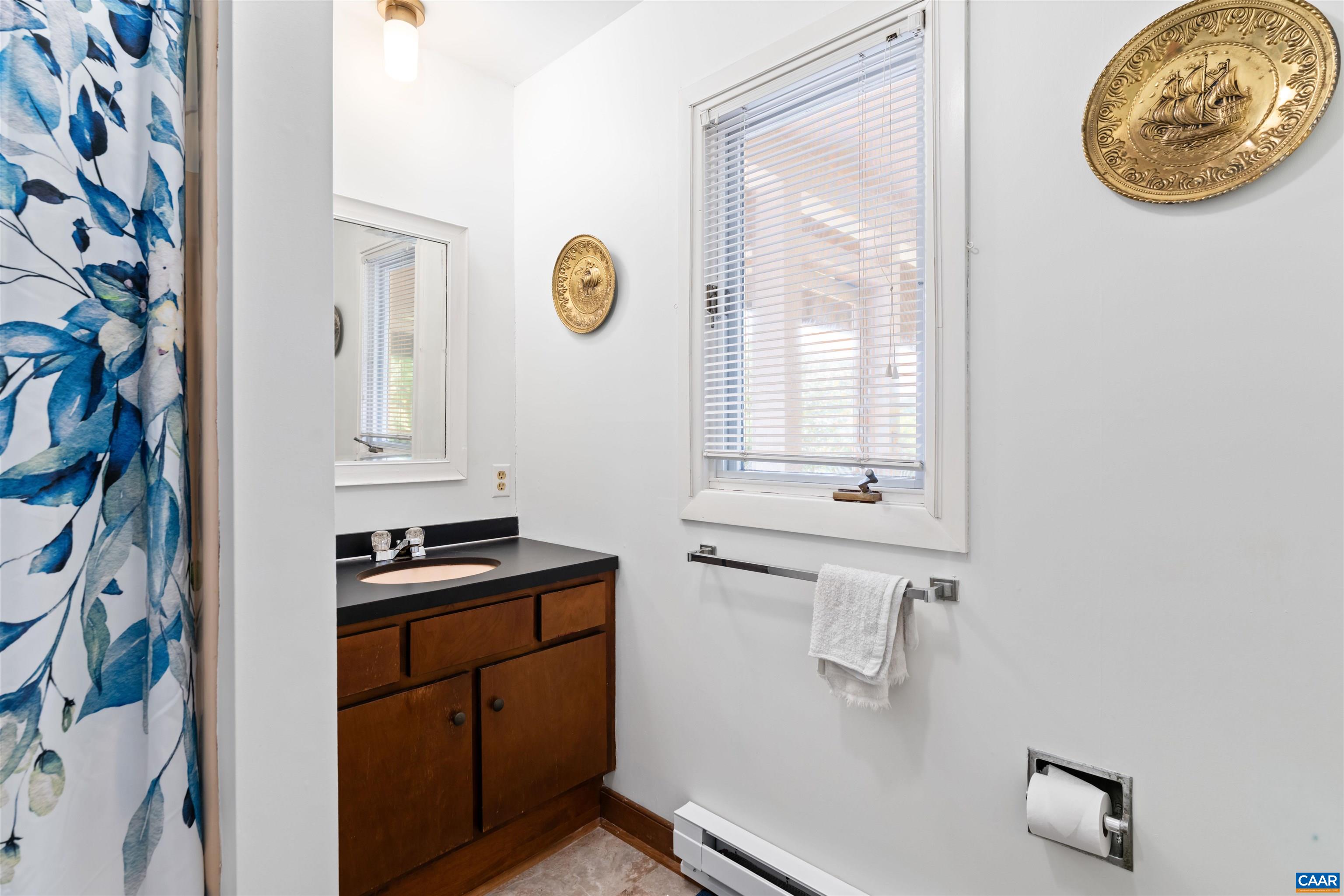 1221 WEST LEIGH DR, CHARLOTTESVILLE, Virginia 22901, 2 Bedrooms Bedrooms, ,3 BathroomsBathrooms,Residential,1221 WEST LEIGH DR,677126 MLS # 677126
