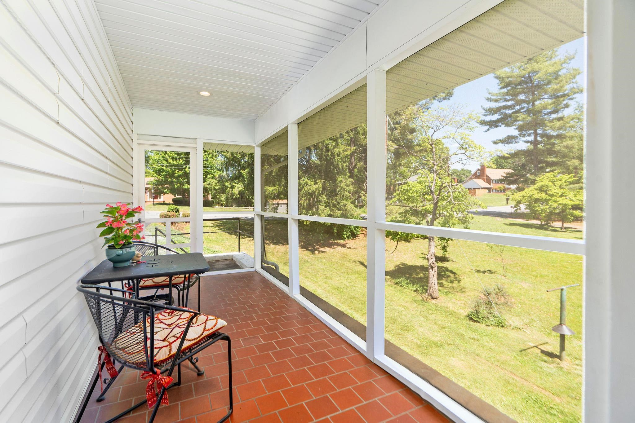 300 S ELLISON LN, WAYNESBORO, Virginia 22980, 3 Bedrooms Bedrooms, ,3 BathroomsBathrooms,Residential,Midcentury Twinkle,300 S ELLISON LN,677133 MLS # 677133 300 S ELLISON LN, WAYNESBORO, Virginia 22980, 3 Bedrooms Bedrooms, ,3 BathroomsBathrooms,Residential,Midcentury Twinkle,300 S ELLISON LN,677133 MLS # 677133