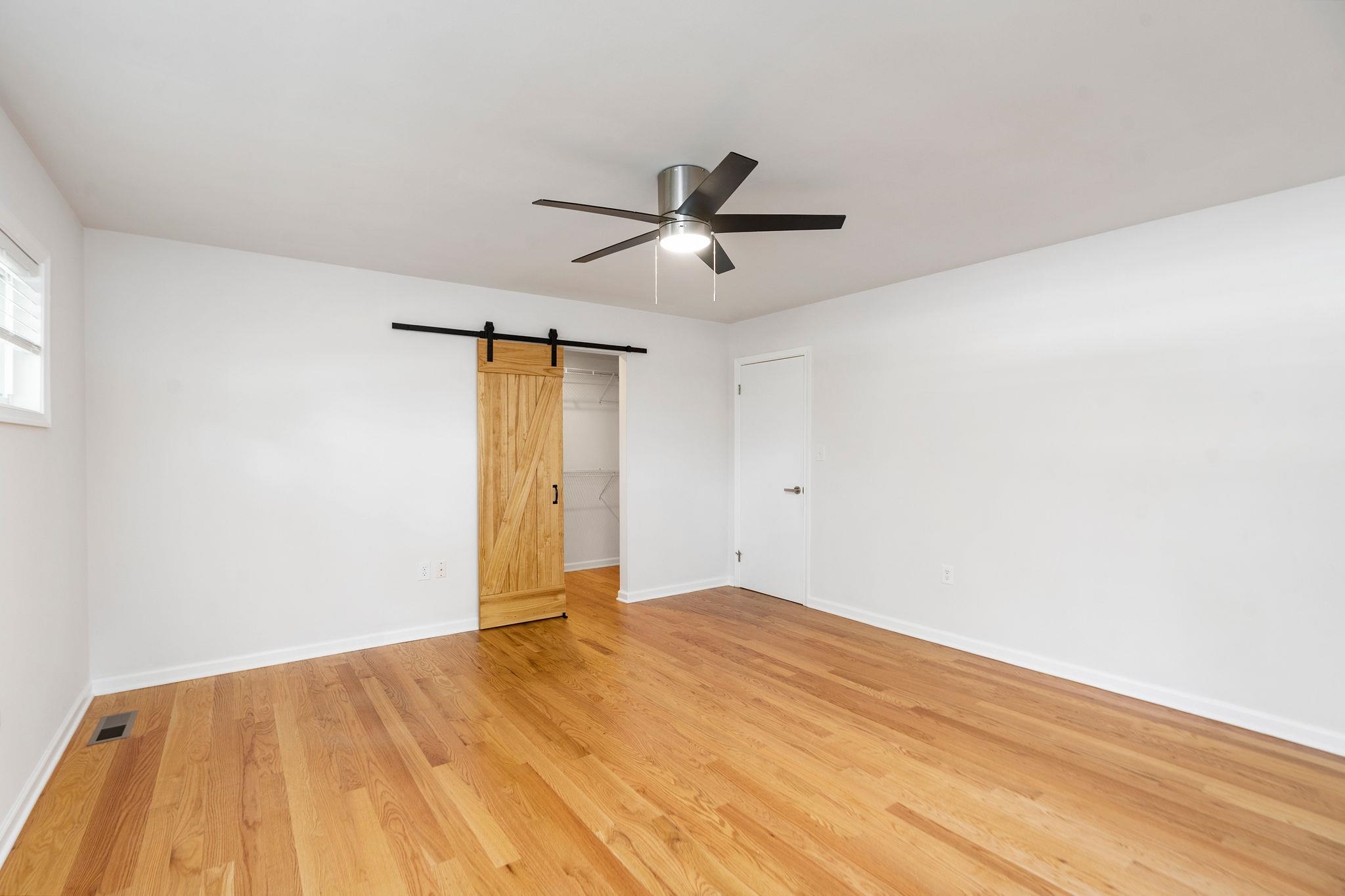 Approximately 14'10 x 14'7 w. walk-in closet Approximately 14'10 x 14'7 w. walk-in closet