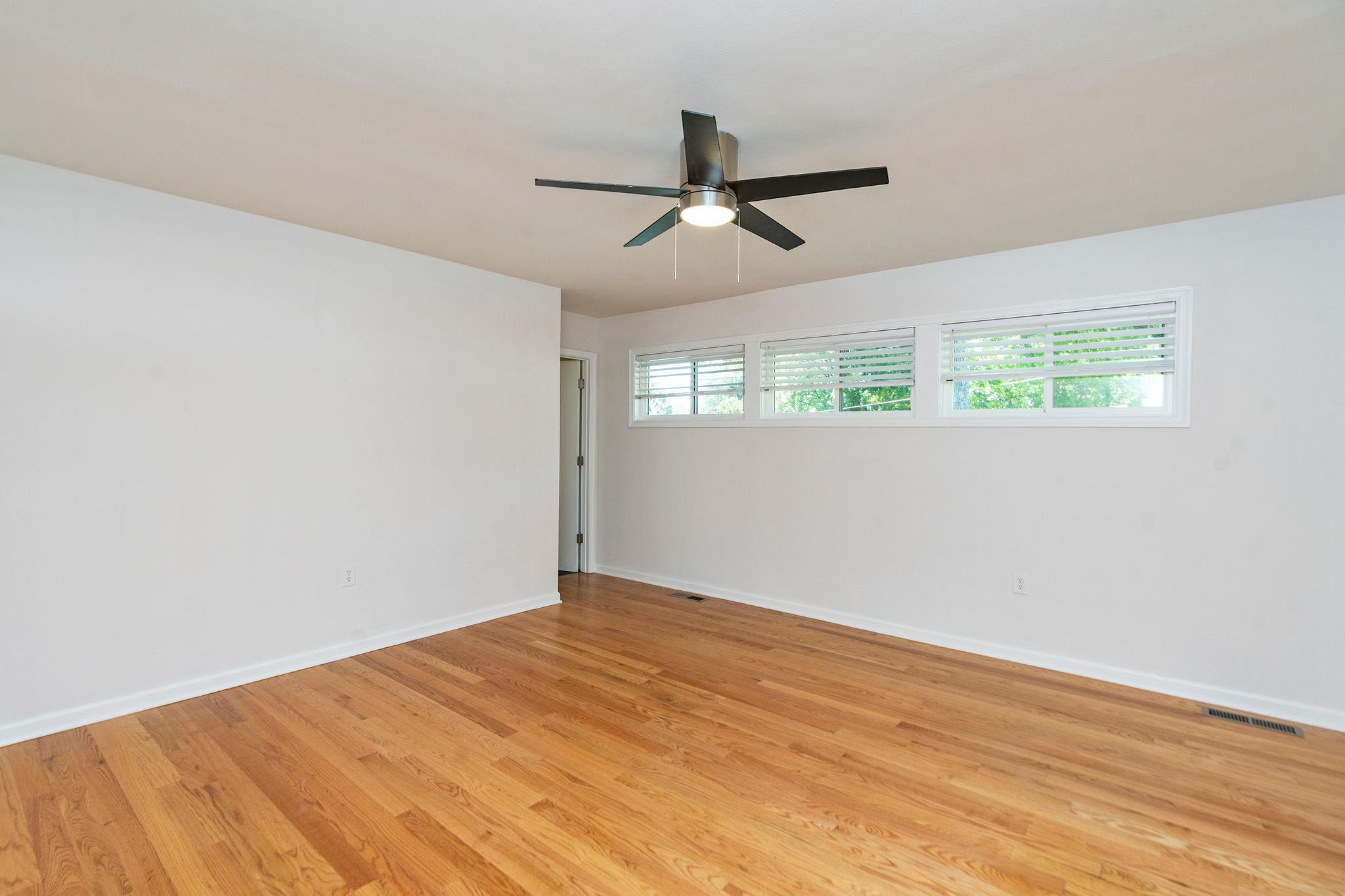 Approximately 14'10 x 14'7 Approximately 14'10 x 14'7
