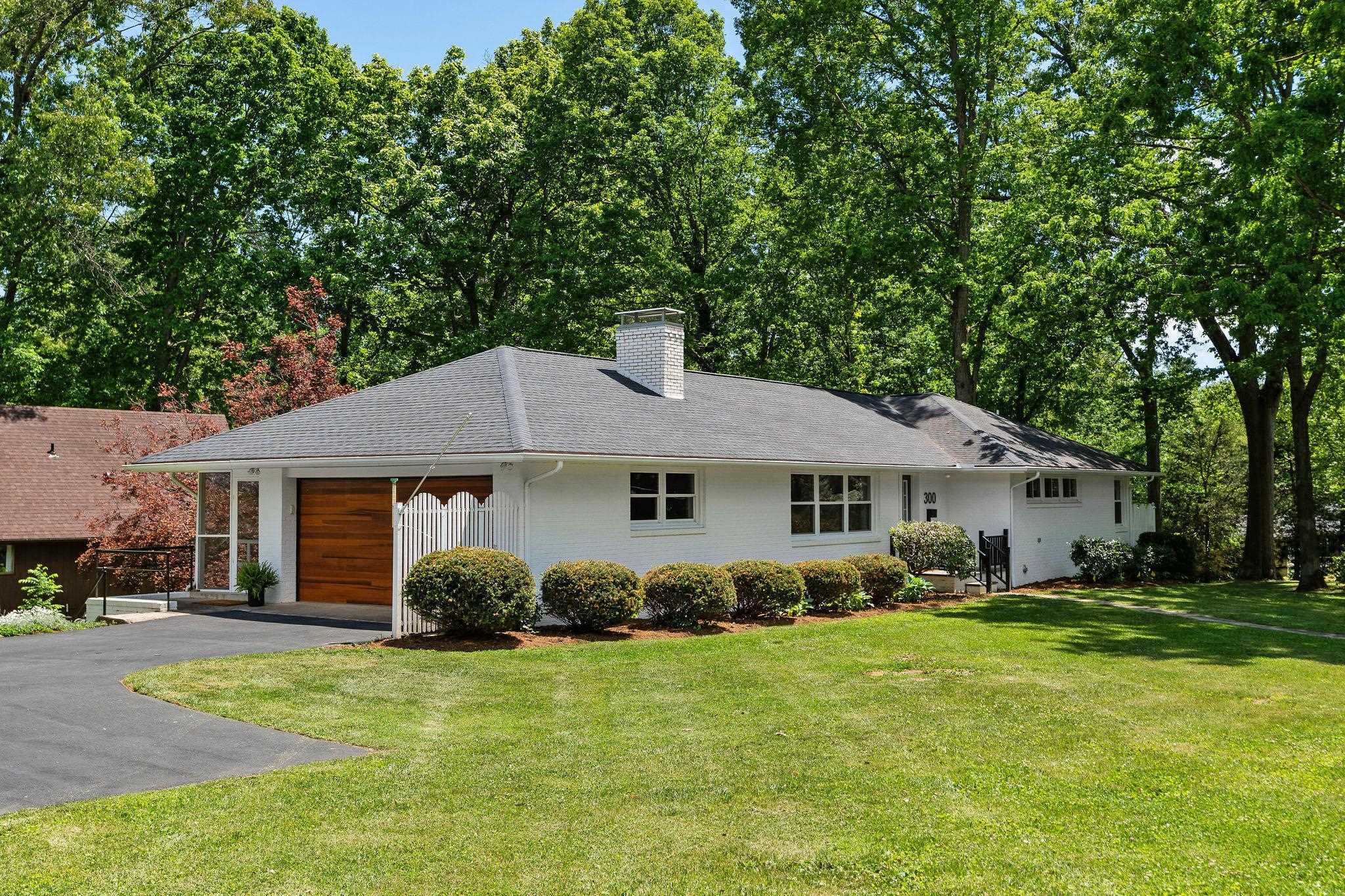 300 S ELLISON LN, WAYNESBORO, Virginia 22980, 3 Bedrooms Bedrooms, ,3 BathroomsBathrooms,Residential,Midcentury Twinkle,300 S ELLISON LN,677133 MLS # 677133 300 S ELLISON LN, WAYNESBORO, Virginia 22980, 3 Bedrooms Bedrooms, ,3 BathroomsBathrooms,Residential,Midcentury Twinkle,300 S ELLISON LN,677133 MLS # 677133