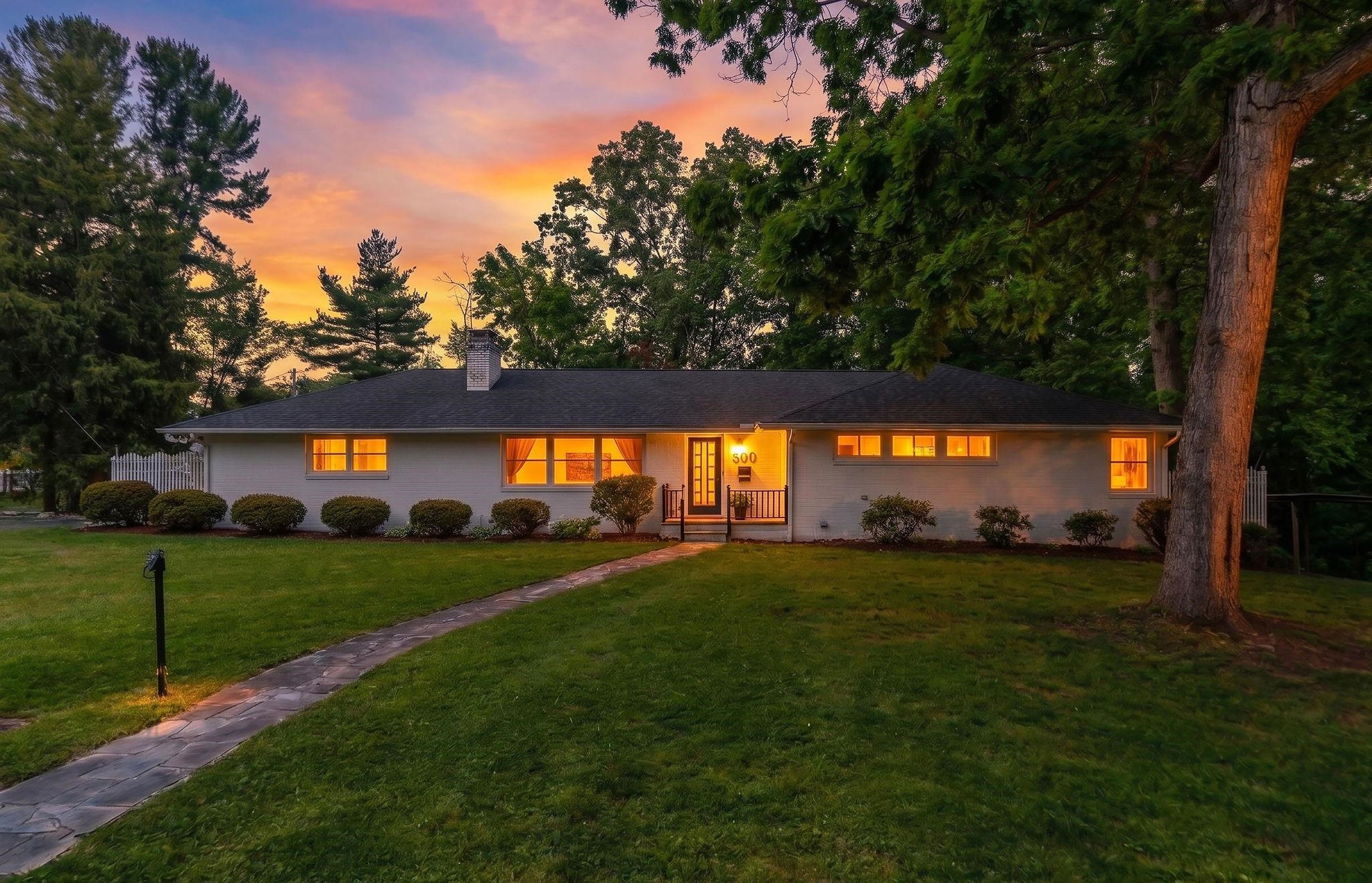 300 S ELLISON LN, WAYNESBORO, Virginia 22980, 3 Bedrooms Bedrooms, ,3 BathroomsBathrooms,Residential,Midcentury Twinkle,300 S ELLISON LN,677133 MLS # 677133 300 S ELLISON LN, WAYNESBORO, Virginia 22980, 3 Bedrooms Bedrooms, ,3 BathroomsBathrooms,Residential,Midcentury Twinkle,300 S ELLISON LN,677133 MLS # 677133