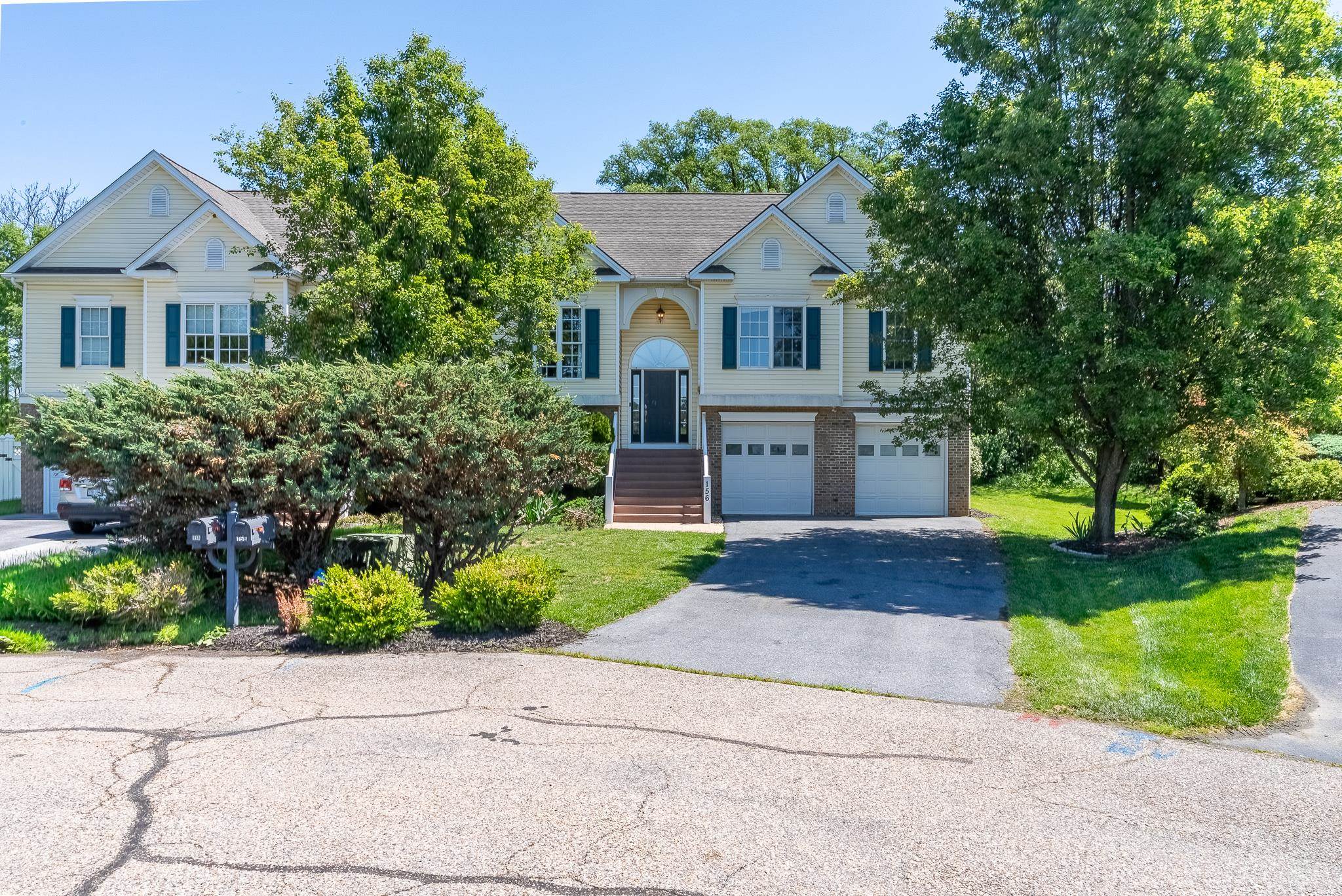156 CHELSEA CIR, HARRISONBURG, Virginia 22801, 4 Bedrooms Bedrooms, ,3 BathroomsBathrooms,Residential,156 CHELSEA CIR,677134 MLS # 677134