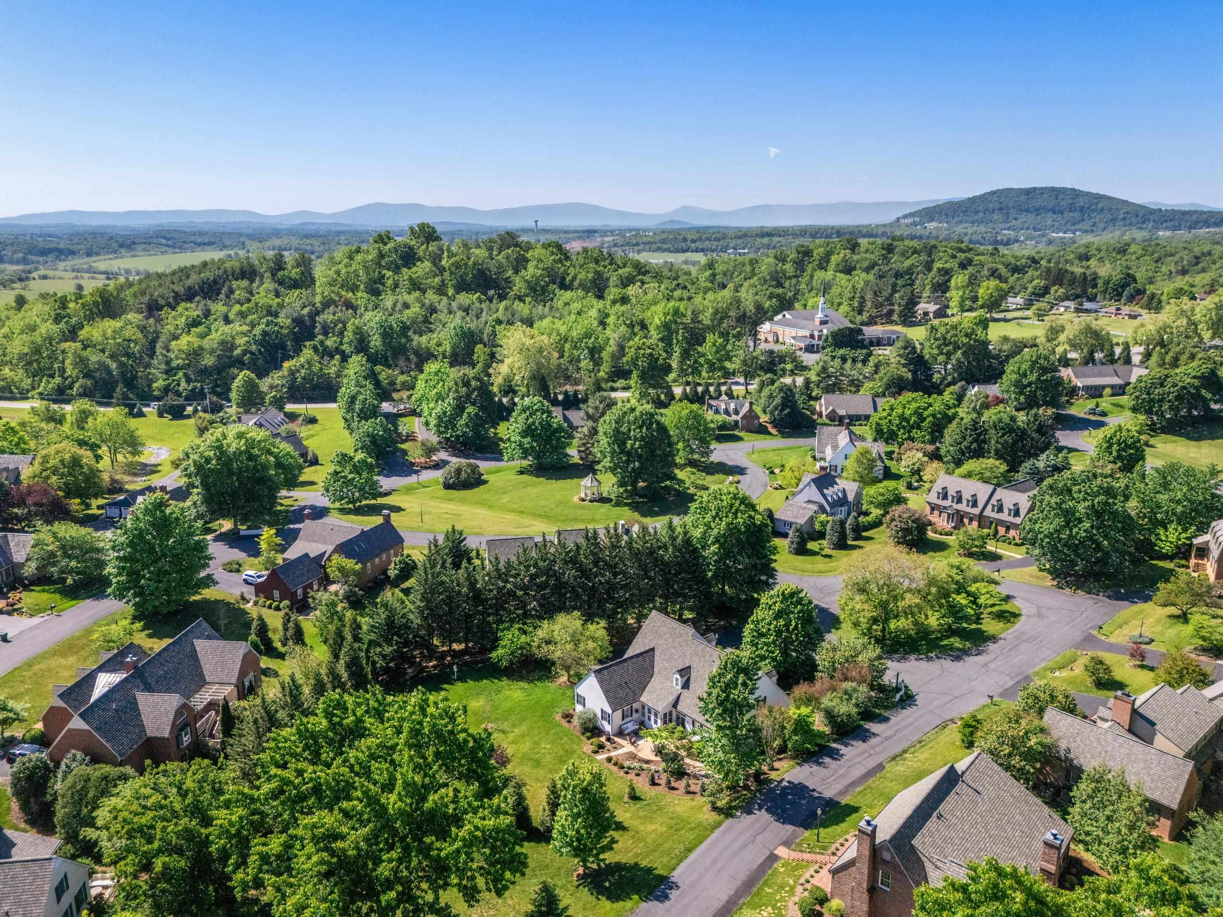 209 KINGS SQ, STAUNTON, Virginia 24401, 4 Bedrooms Bedrooms, ,2 BathroomsBathrooms,Residential,209 KINGS SQ,677137 MLS # 677137 209 KINGS SQ, STAUNTON, Virginia 24401, 4 Bedrooms Bedrooms, ,2 BathroomsBathrooms,Residential,209 KINGS SQ,677137 MLS # 677137