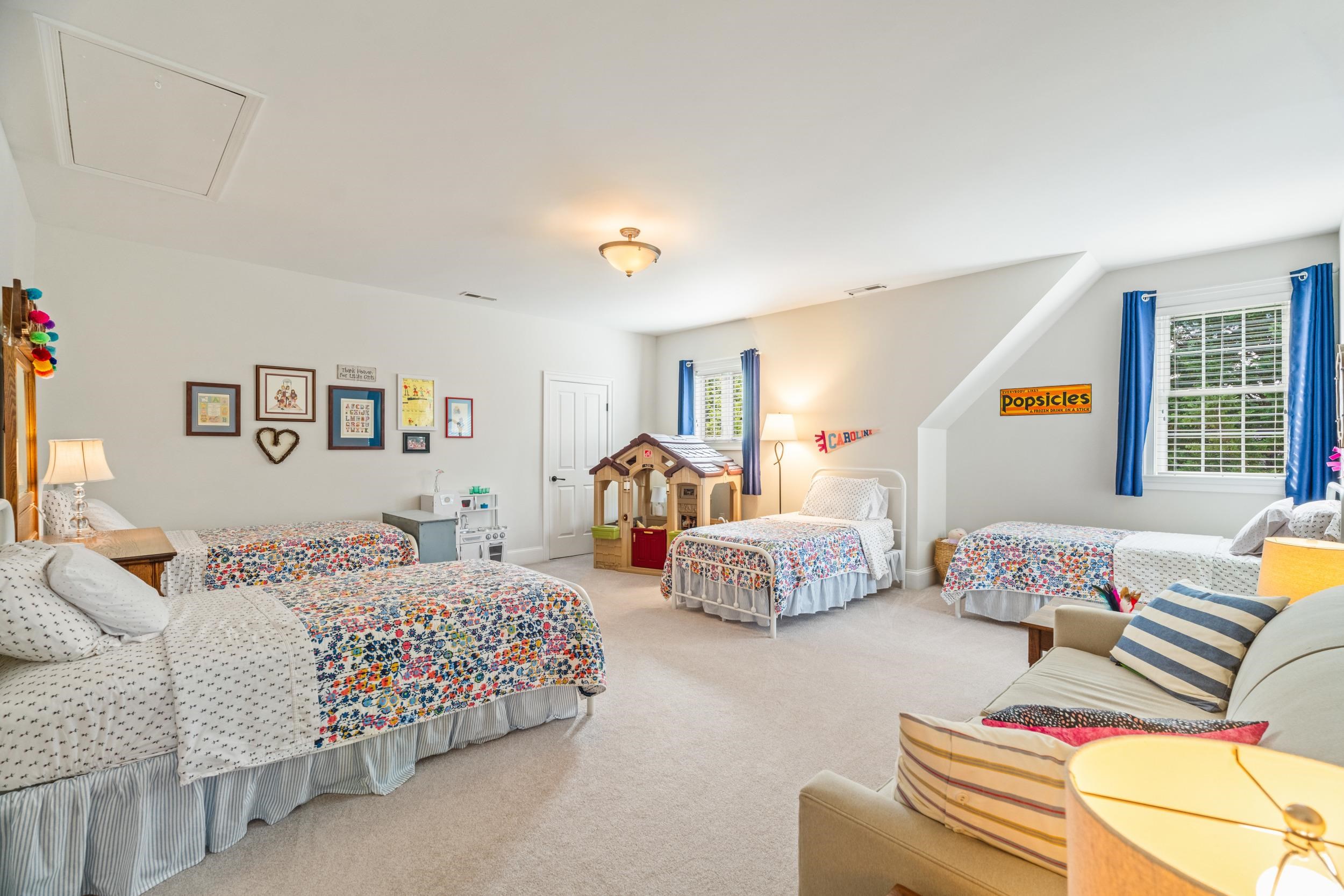209 KINGS SQ, STAUNTON, Virginia 24401, 4 Bedrooms Bedrooms, ,2 BathroomsBathrooms,Residential,209 KINGS SQ,677137 MLS # 677137 209 KINGS SQ, STAUNTON, Virginia 24401, 4 Bedrooms Bedrooms, ,2 BathroomsBathrooms,Residential,209 KINGS SQ,677137 MLS # 677137