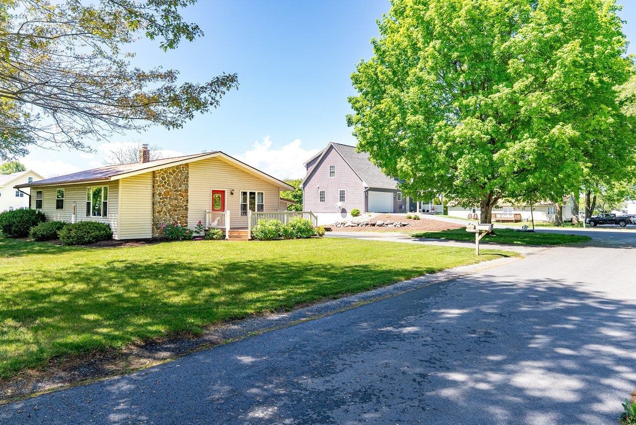 100 SPRUCE LN, BRIDGEWATER, Virginia 22812, 3 Bedrooms Bedrooms, ,1 BathroomBathrooms,Residential,100 SPRUCE LN,677142 MLS # 677142