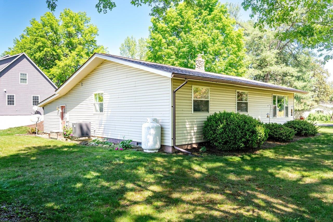 100 SPRUCE LN, BRIDGEWATER, Virginia 22812, 3 Bedrooms Bedrooms, ,1 BathroomBathrooms,Residential,100 SPRUCE LN,677142 MLS # 677142