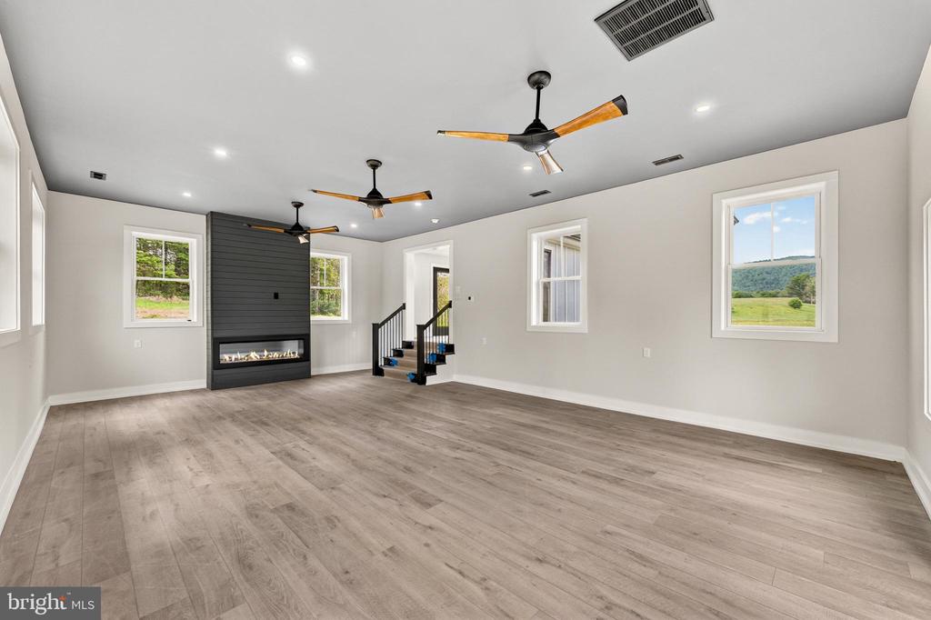 90 MAIN STREET, WASHINGTON, Virginia 22747, 3 Bedrooms Bedrooms, ,3 BathroomsBathrooms,Residential,90 MAIN STREET,VARP2002590 MLS # VARP2002590