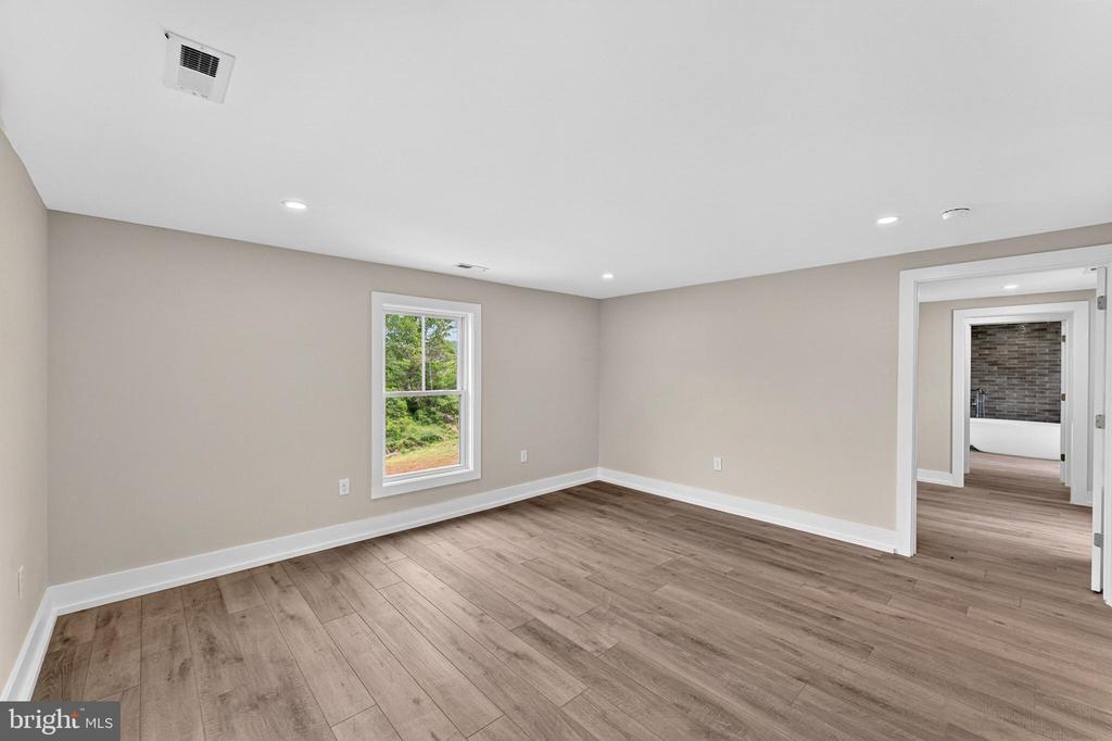 90 MAIN STREET, WASHINGTON, Virginia 22747, 3 Bedrooms Bedrooms, ,3 BathroomsBathrooms,Residential,90 MAIN STREET,VARP2002590 MLS # VARP2002590