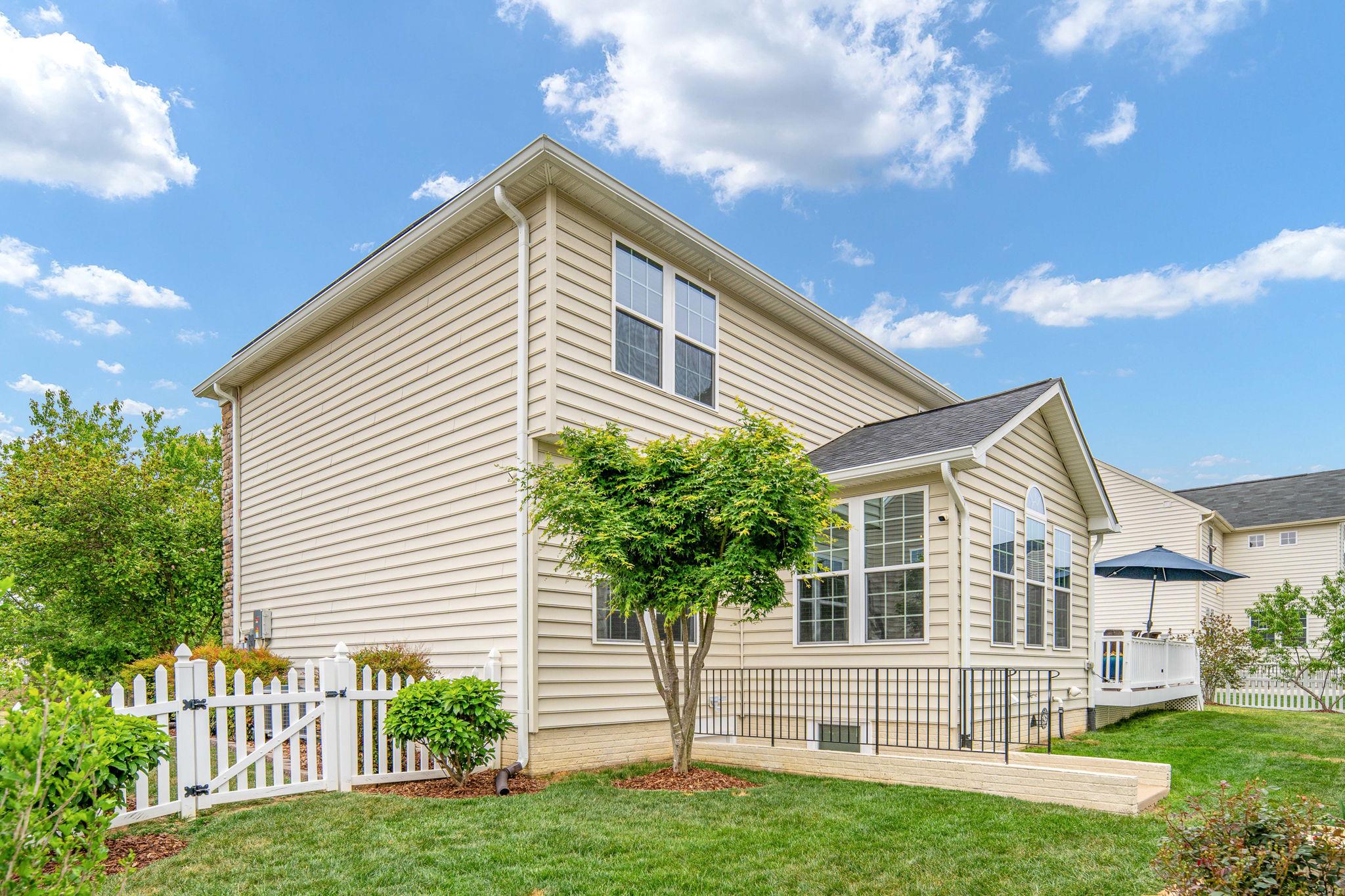 9417 RESERVOIR RD, FREDERICKSBURG, Virginia 22407, 6 Bedrooms Bedrooms, ,3 BathroomsBathrooms,Residential,9417 RESERVOIR RD,VASP2041456 MLS # VASP2041456