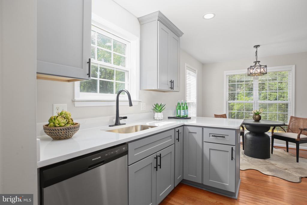 424 LAUREL AVE, FREDERICKSBURG, Virginia 22408, 4 Bedrooms Bedrooms, ,3 BathroomsBathrooms,Residential,424 LAUREL AVE,VASP2041792 MLS # VASP2041792