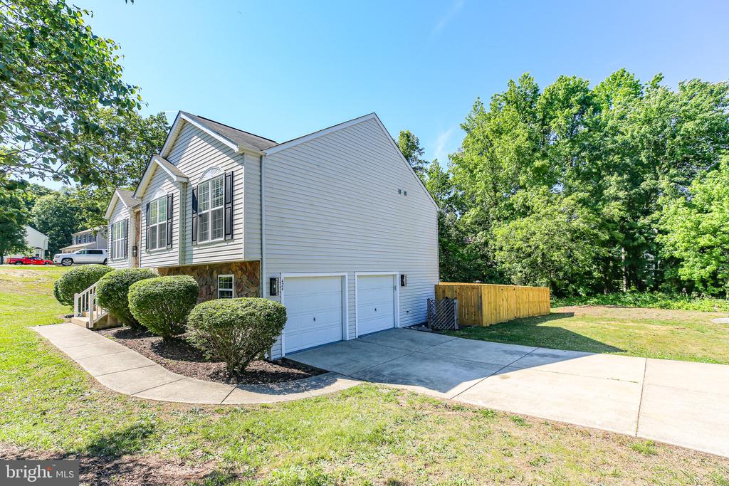 424 LAUREL AVE, FREDERICKSBURG, Virginia 22408, 4 Bedrooms Bedrooms, ,3 BathroomsBathrooms,Residential,424 LAUREL AVE,VASP2041792 MLS # VASP2041792