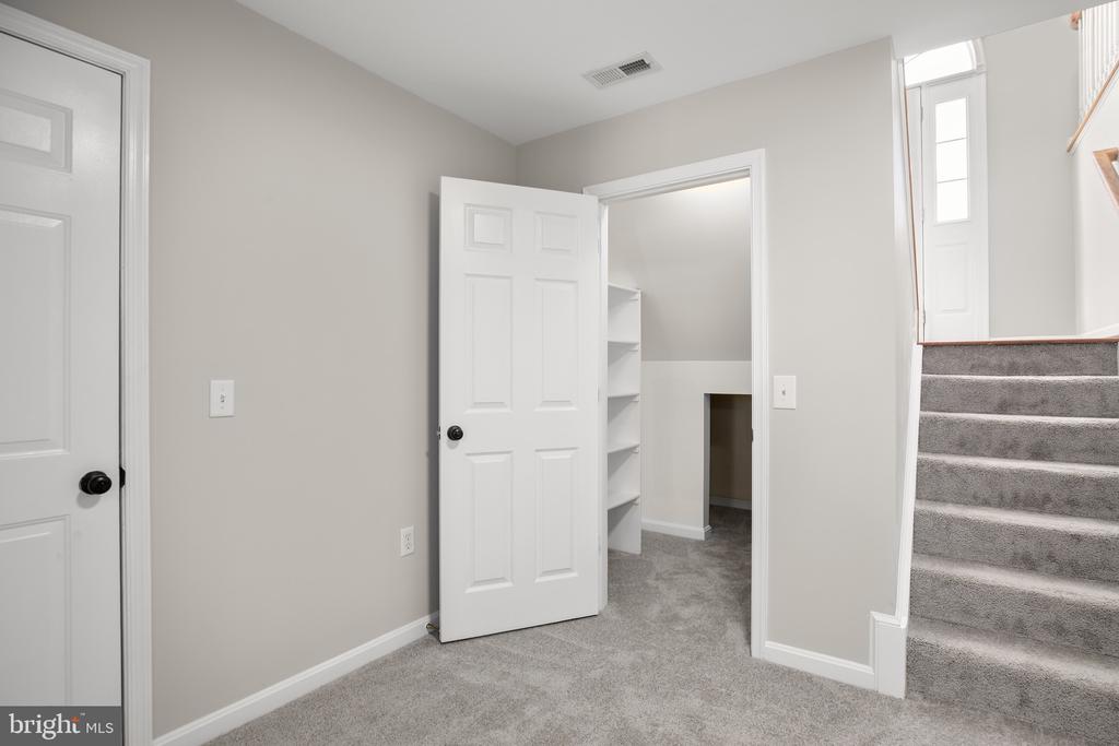 424 LAUREL AVE, FREDERICKSBURG, Virginia 22408, 4 Bedrooms Bedrooms, ,3 BathroomsBathrooms,Residential,424 LAUREL AVE,VASP2041792 MLS # VASP2041792