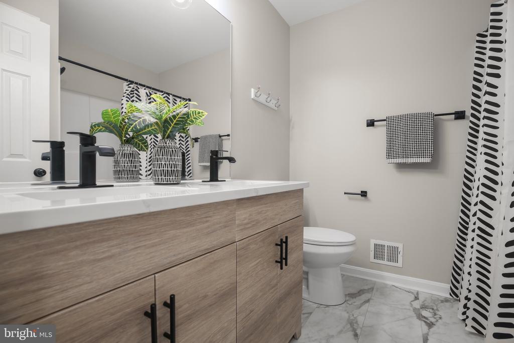 424 LAUREL AVE, FREDERICKSBURG, Virginia 22408, 4 Bedrooms Bedrooms, ,3 BathroomsBathrooms,Residential,424 LAUREL AVE,VASP2041792 MLS # VASP2041792