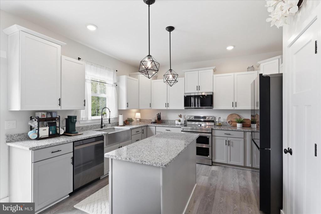 9404 ROBERT E LEE DR, SPOTSYLVANIA, Virginia 22551, 4 Bedrooms Bedrooms, ,2 BathroomsBathrooms,Residential,9404 ROBERT E LEE DR,VASP2041580 MLS # VASP2041580