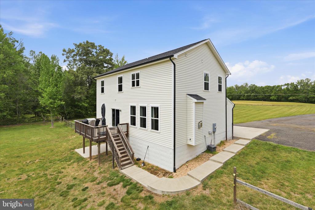 9404 ROBERT E LEE DR, SPOTSYLVANIA, Virginia 22551, 4 Bedrooms Bedrooms, ,2 BathroomsBathrooms,Residential,9404 ROBERT E LEE DR,VASP2041580 MLS # VASP2041580