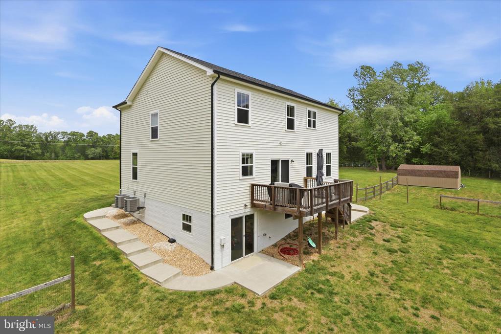 9404 ROBERT E LEE DR, SPOTSYLVANIA, Virginia 22551, 4 Bedrooms Bedrooms, ,2 BathroomsBathrooms,Residential,9404 ROBERT E LEE DR,VASP2041580 MLS # VASP2041580