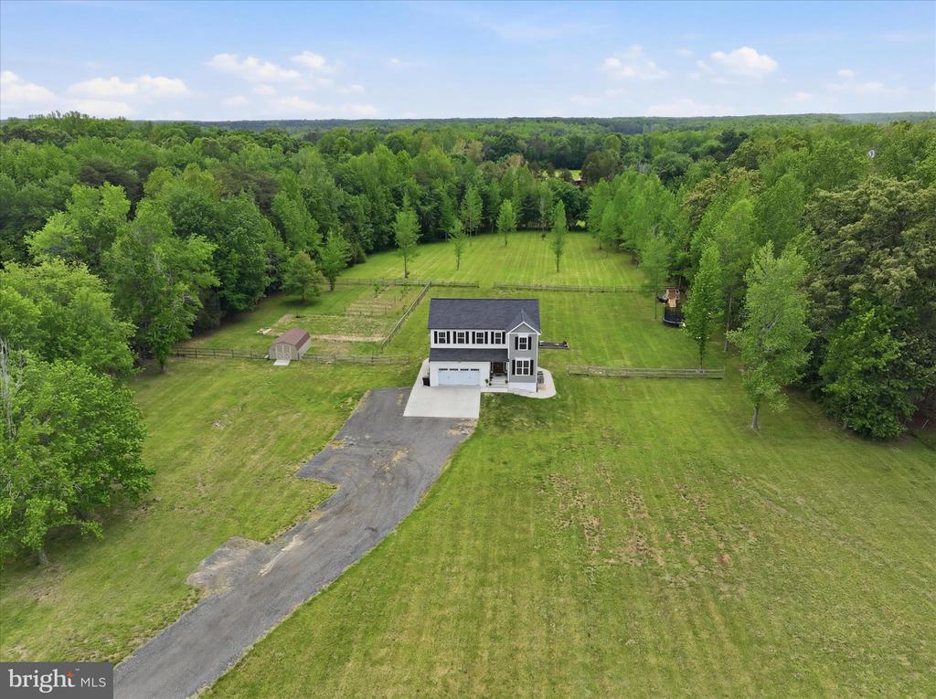 9404 ROBERT E LEE DR, SPOTSYLVANIA, Virginia 22551, 4 Bedrooms Bedrooms, ,2 BathroomsBathrooms,Residential,9404 ROBERT E LEE DR,VASP2041580 MLS # VASP2041580
