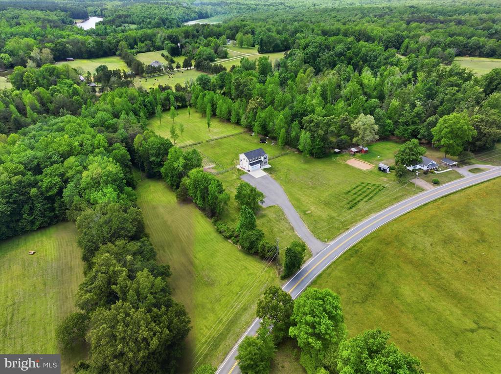 9404 ROBERT E LEE DR, SPOTSYLVANIA, Virginia 22551, 4 Bedrooms Bedrooms, ,2 BathroomsBathrooms,Residential,9404 ROBERT E LEE DR,VASP2041580 MLS # VASP2041580