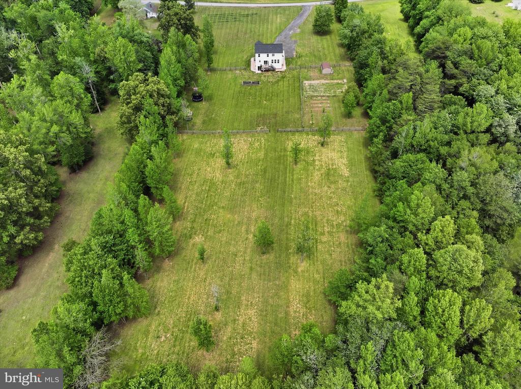 9404 ROBERT E LEE DR, SPOTSYLVANIA, Virginia 22551, 4 Bedrooms Bedrooms, ,2 BathroomsBathrooms,Residential,9404 ROBERT E LEE DR,VASP2041580 MLS # VASP2041580
