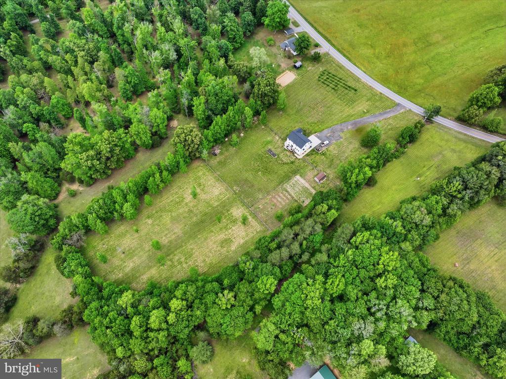 9404 ROBERT E LEE DR, SPOTSYLVANIA, Virginia 22551, 4 Bedrooms Bedrooms, ,2 BathroomsBathrooms,Residential,9404 ROBERT E LEE DR,VASP2041580 MLS # VASP2041580