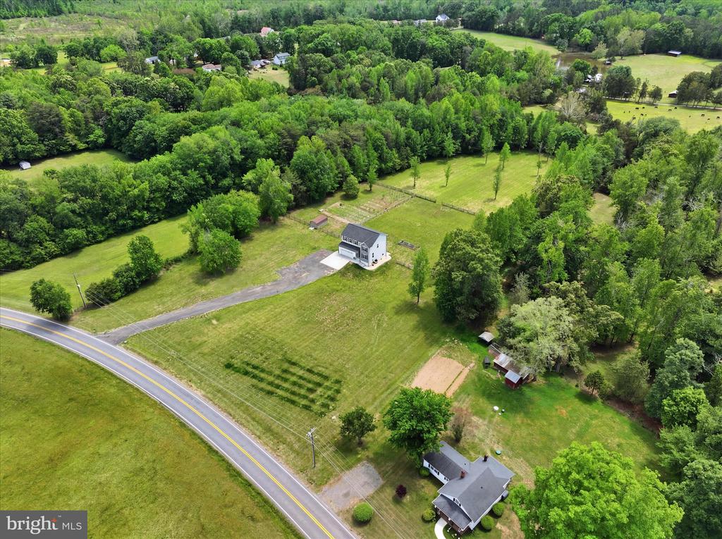 9404 ROBERT E LEE DR, SPOTSYLVANIA, Virginia 22551, 4 Bedrooms Bedrooms, ,2 BathroomsBathrooms,Residential,9404 ROBERT E LEE DR,VASP2041580 MLS # VASP2041580