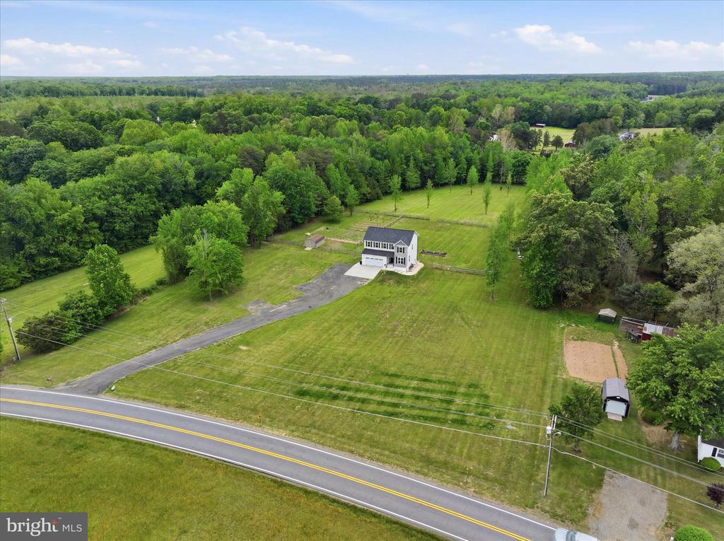 9404 ROBERT E LEE DR, SPOTSYLVANIA, Virginia 22551, 4 Bedrooms Bedrooms, ,2 BathroomsBathrooms,Residential,9404 ROBERT E LEE DR,VASP2041580 MLS # VASP2041580