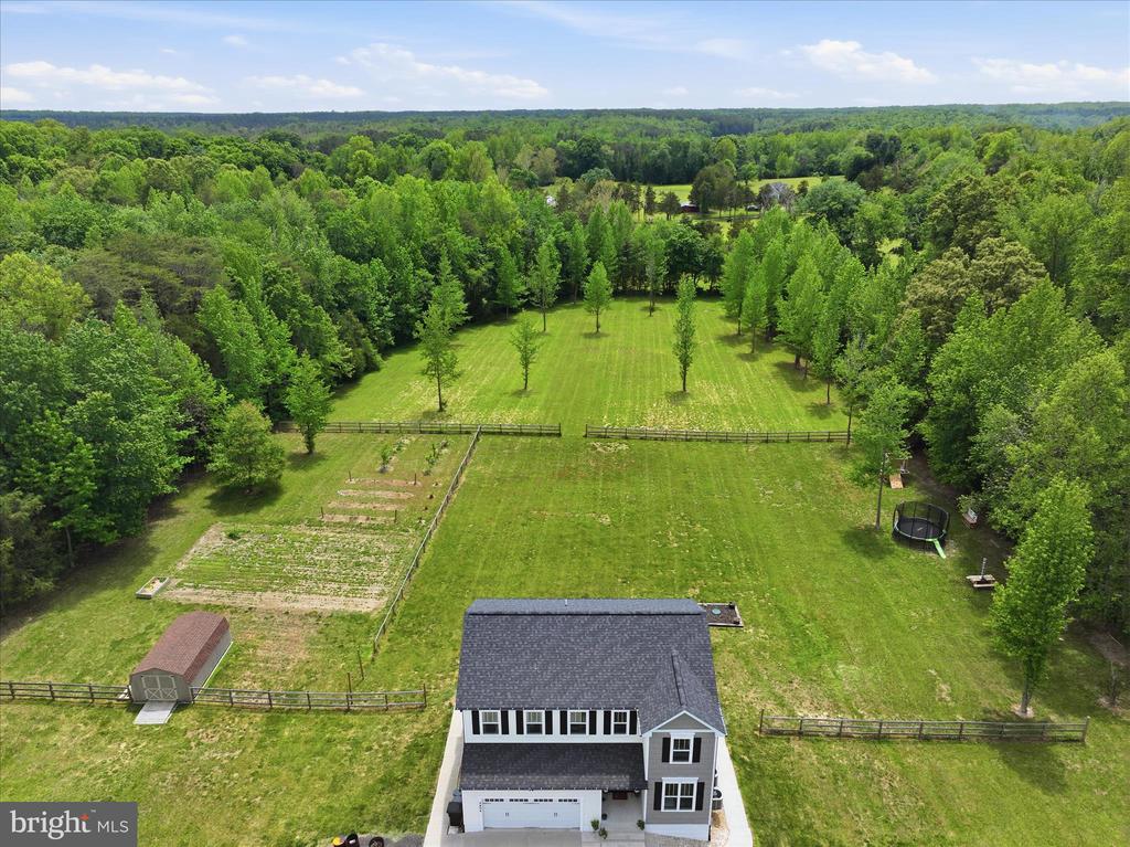 9404 ROBERT E LEE DR, SPOTSYLVANIA, Virginia 22551, 4 Bedrooms Bedrooms, ,2 BathroomsBathrooms,Residential,9404 ROBERT E LEE DR,VASP2041580 MLS # VASP2041580