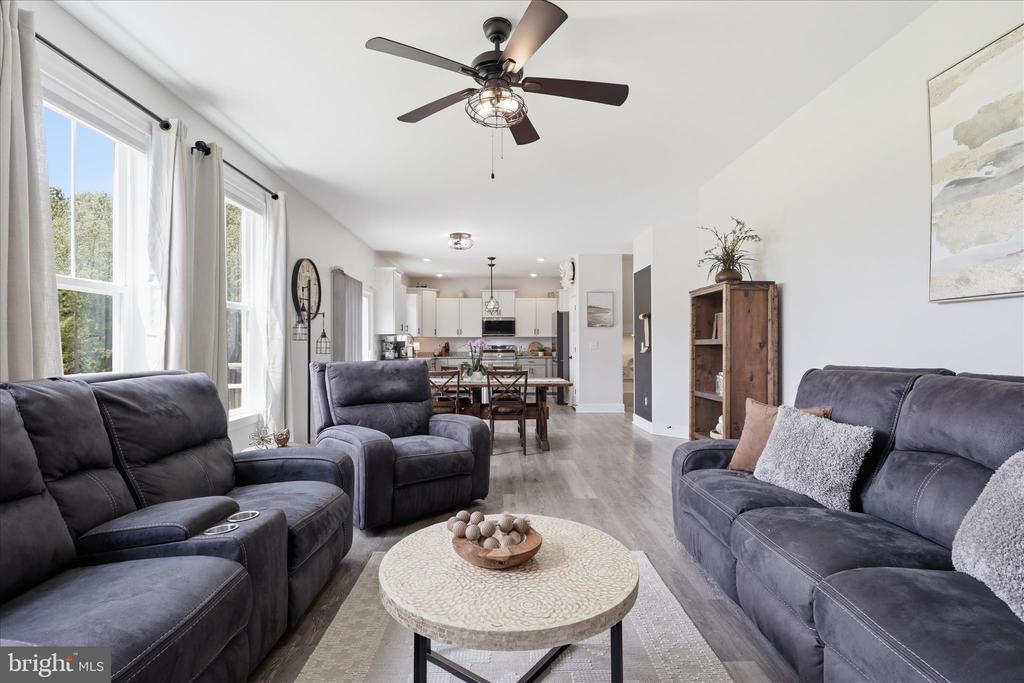 9404 ROBERT E LEE DR, SPOTSYLVANIA, Virginia 22551, 4 Bedrooms Bedrooms, ,2 BathroomsBathrooms,Residential,9404 ROBERT E LEE DR,VASP2041580 MLS # VASP2041580