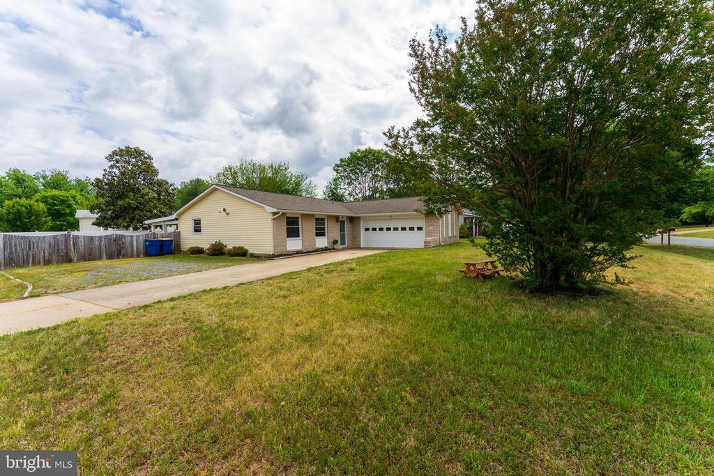 408 S BROOKS DR, FREDERICKSBURG, Virginia 22408, 3 Bedrooms Bedrooms, ,2 BathroomsBathrooms,Residential,408 S BROOKS DR,VASP2041764 MLS # VASP2041764