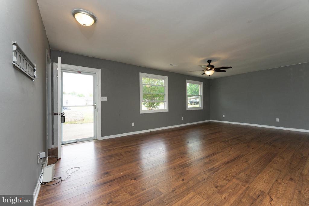 408 S BROOKS DR, FREDERICKSBURG, Virginia 22408, 3 Bedrooms Bedrooms, ,2 BathroomsBathrooms,Residential,408 S BROOKS DR,VASP2041764 MLS # VASP2041764
