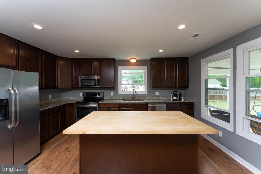 408 S BROOKS DR, FREDERICKSBURG, Virginia 22408, 3 Bedrooms Bedrooms, ,2 BathroomsBathrooms,Residential,408 S BROOKS DR,VASP2041764 MLS # VASP2041764