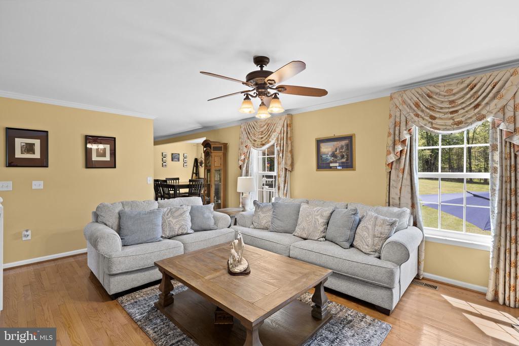 9318 ROBERT E LEE DR, SPOTSYLVANIA, Virginia 22551, 4 Bedrooms Bedrooms, ,3 BathroomsBathrooms,Residential,9318 ROBERT E LEE DR,VASP2041914 MLS # VASP2041914