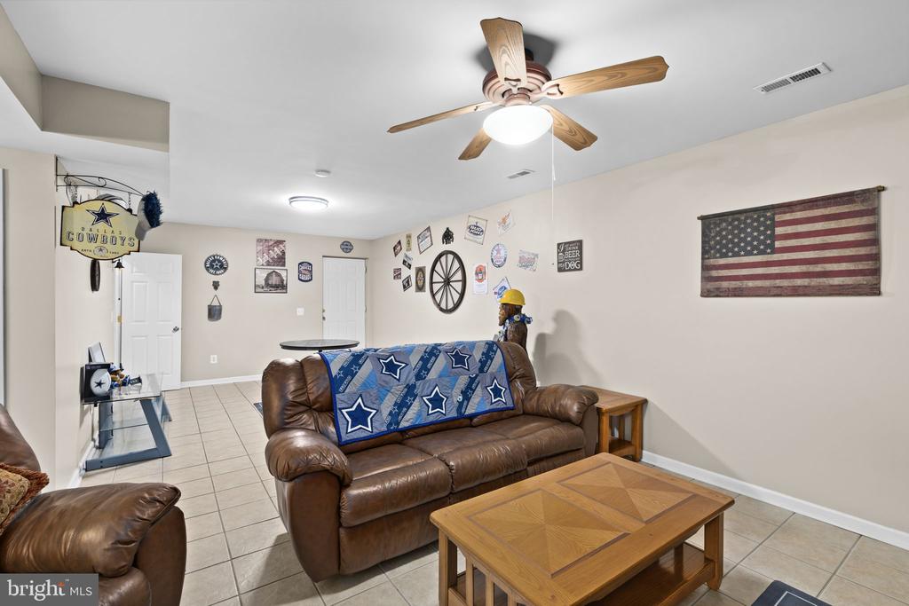 9318 ROBERT E LEE DR, SPOTSYLVANIA, Virginia 22551, 4 Bedrooms Bedrooms, ,3 BathroomsBathrooms,Residential,9318 ROBERT E LEE DR,VASP2041914 MLS # VASP2041914