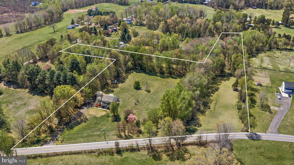 9318 ROBERT E LEE DR, SPOTSYLVANIA, Virginia 22551, 4 Bedrooms Bedrooms, ,3 BathroomsBathrooms,Residential,9318 ROBERT E LEE DR,VASP2041914 MLS # VASP2041914