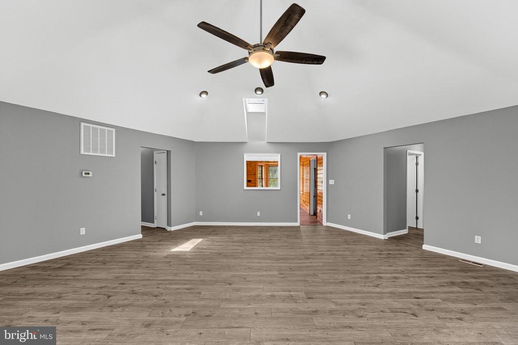 8265 OPAL RD, WARRENTON, Virginia 20186, 3 Bedrooms Bedrooms, ,2 BathroomsBathrooms,Residential,8265 OPAL RD,VAFQ2022012 MLS # VAFQ2022012